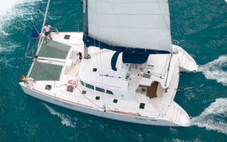  Nuestro catamarán de lujo de 44 pies 